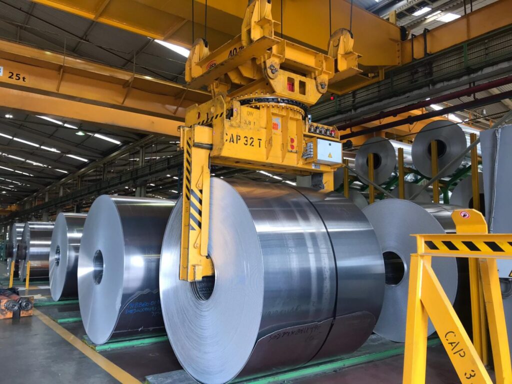 Coilgreifer, Coilzange, Teleskop-Coilgreifer, Horizontal-Coilgreifer, Horizontal-Coilzange,Coilzange, Teleskop-Coilzange, Spaltbandzange, Bundzange, Bundgreifer, Horizontal-Bundgreifer, Horizontal-Bundzange, Parallelogrammzange, Parallelogrammgreifer, Coil-Heber, Lastaufnahmemittel