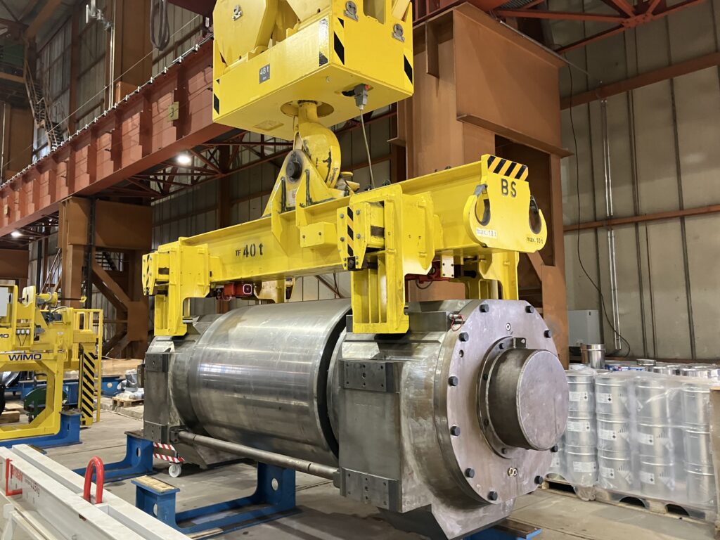 Roller transport lifting beam, working roller transport lifting beam, support roller transport lifting beam,Roll grab, roll lifting grab, roller tongs, roll lifting tongs, cylinder roll tong, rolling mill cylinder tong, working roller tong, back-up roller tong, Mill roll lifters, roller lifting beam, tongsLifting & Handling Equipment, LOAD HANDLING DEVICES, LHD, Load handling equipment