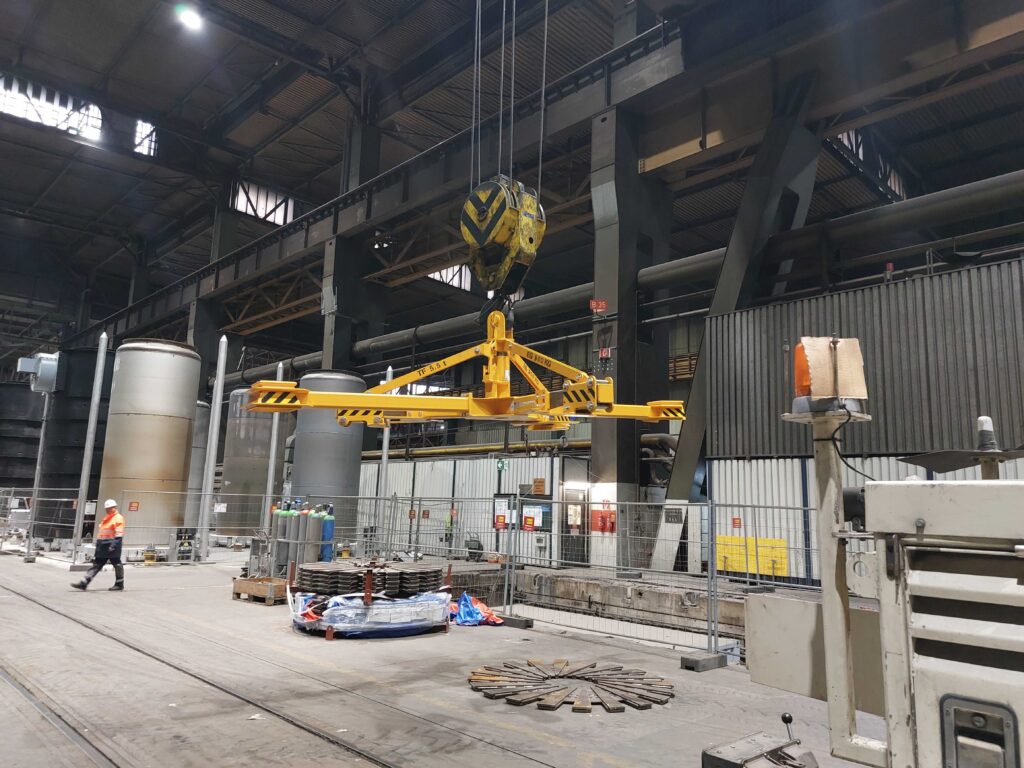Greifer, Hebegreifer, Krangreifer, Innengreifer, Außengreifer, Rundmaterialgreifer, Spulengreifer, Konvektorscheibengreifer, Lastaufnahmemittel