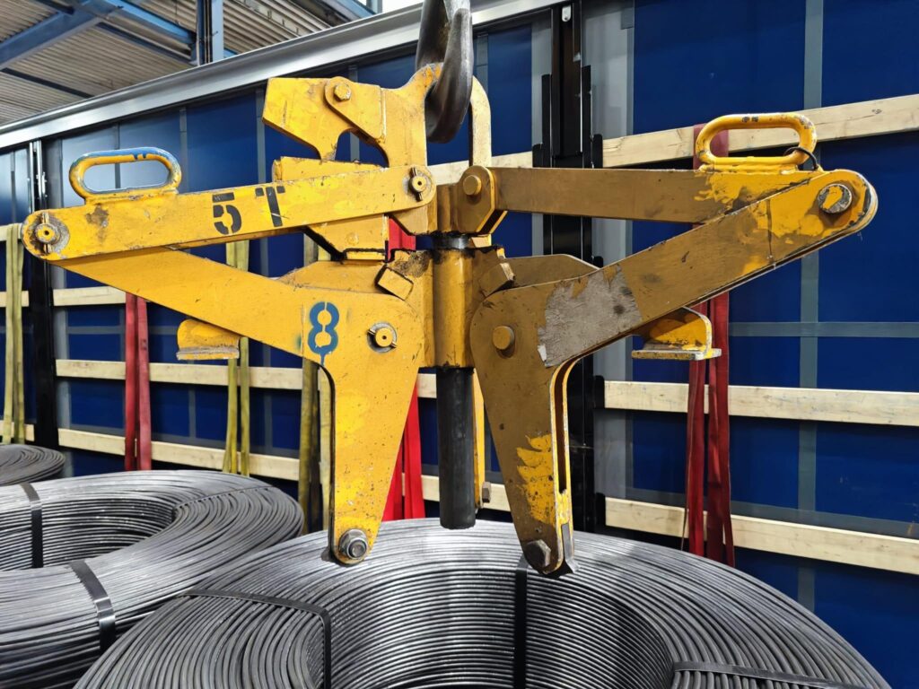 Coil tong, wire coil inner tong, wire coil outer tong. Coil-lifter, Wire coil lifting beam, Lifting & Handling Equipment, LOAD HANDLING DEVICES